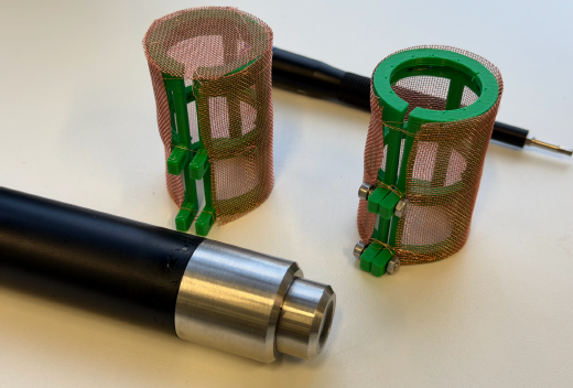 Prototypes of the Full-Coverage (left) and Front-Open (right) Custom Mesh-Sensor-Cap. Source: Own Illustration. Prototypes of the Full-Coverage (left) and Front-Open (right) Custom Mesh-Sensor-Cap. Source: Own Illustration.